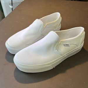 Vans off the wall white on white slip on shoes size 9